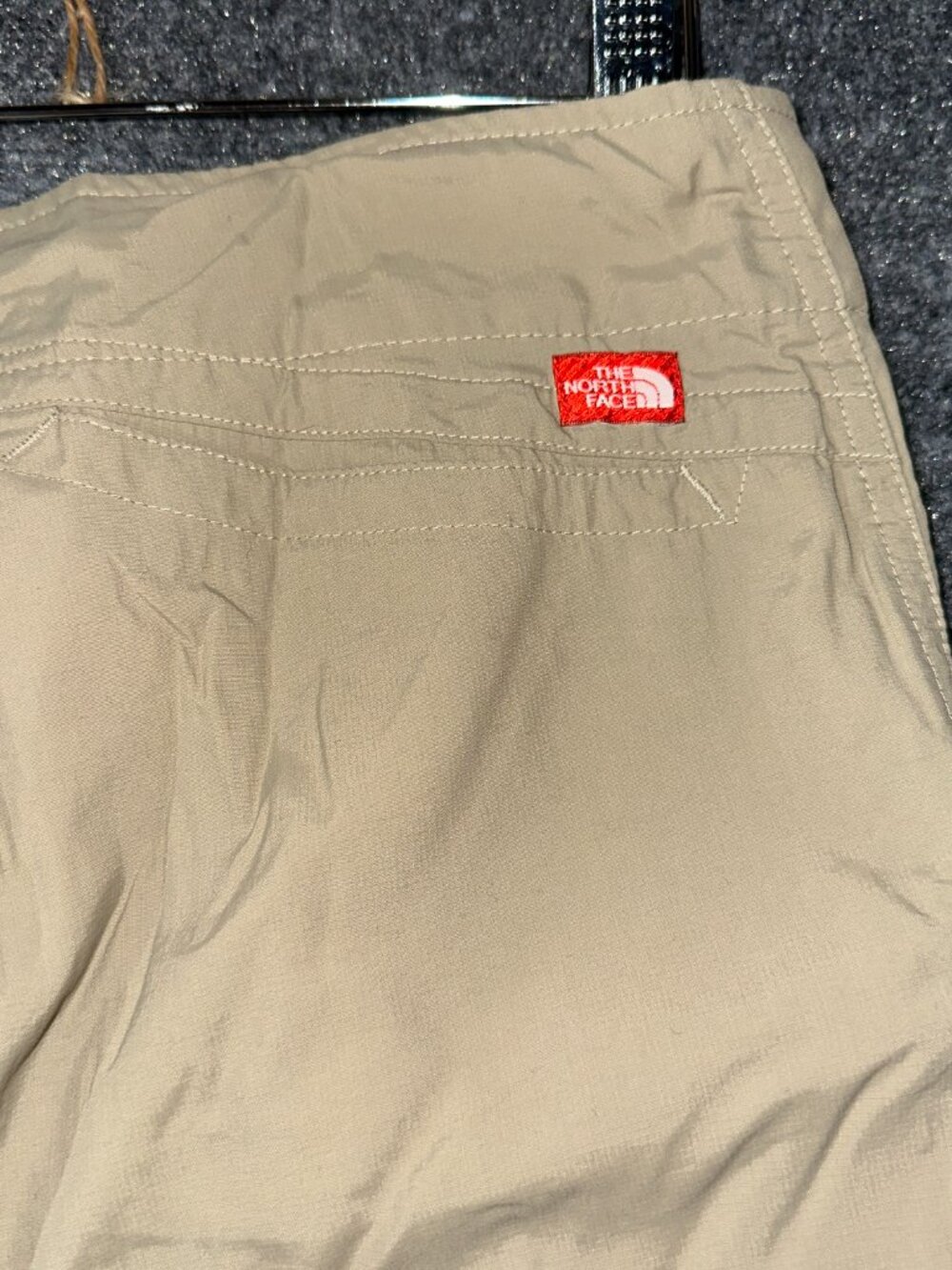 The North Face Pants Womens 6 Crop Cargo Tan Nylon Pockets Split Hem Hike - Picture 9 of 9